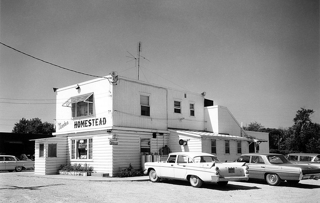 1957 Dodge Royal at Gaede's Homestead Restaurant in Minonk, Illinois