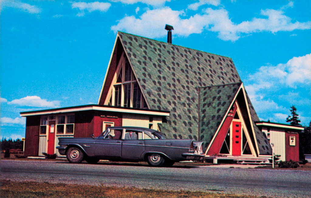 1957 Chrysler Windsor at the Travel and Information Bureau in Aulac, New Brunswick