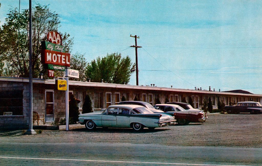 1958 Dodge Custom Royal Lancer at the Big Chief Motel in Battle Mountain, Nevada