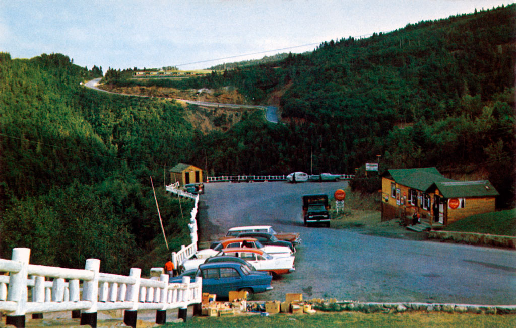 1957 Dodge Regent at Chemin des Caps near Percé, Quebec