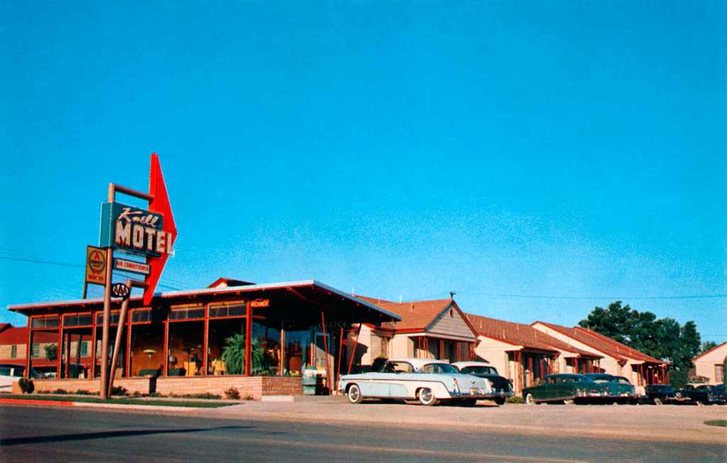 1955 DeSoto Fireflite 2-door Sportsman on Knell Motel in Cedar City, Utah